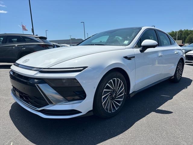 new 2025 Hyundai Sonata Hybrid car, priced at $39,022
