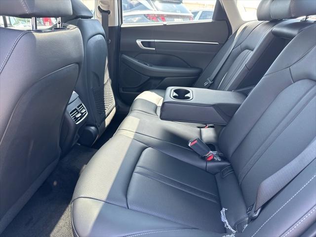 new 2025 Hyundai Sonata Hybrid car, priced at $39,022