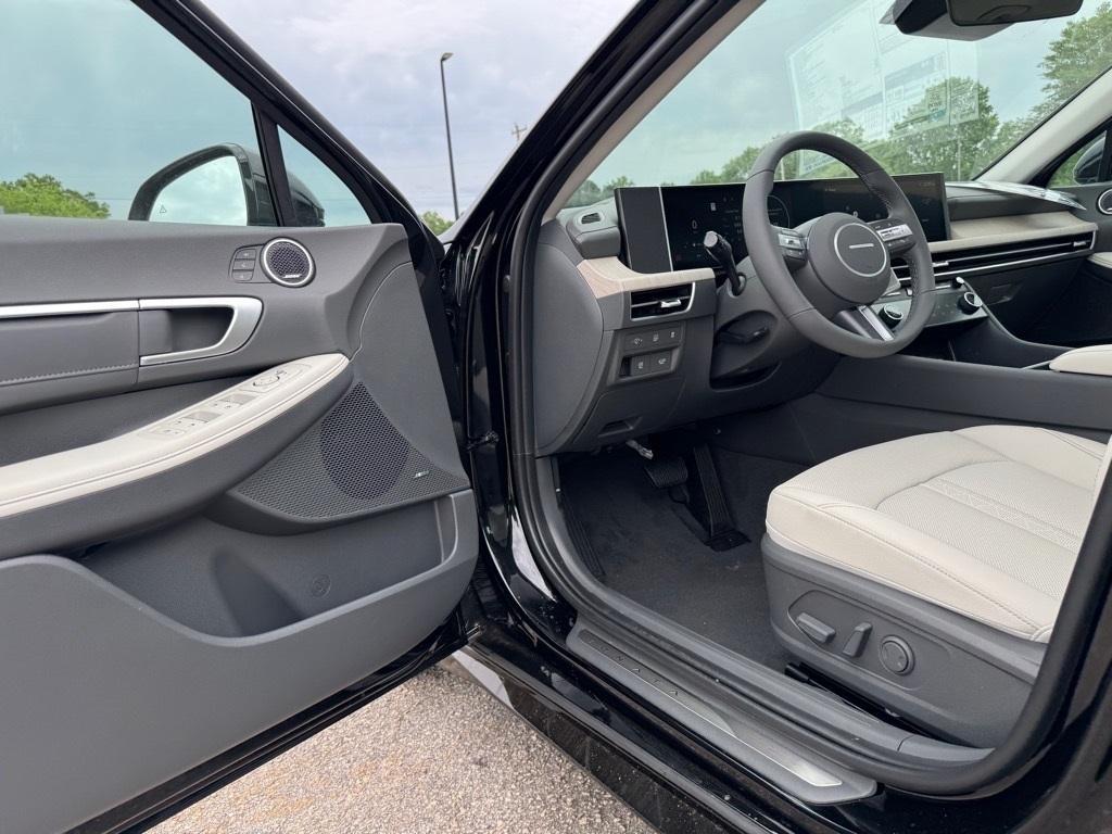 new 2025 Hyundai Sonata Hybrid car, priced at $38,542