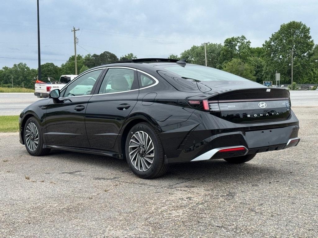 new 2025 Hyundai Sonata Hybrid car, priced at $38,542