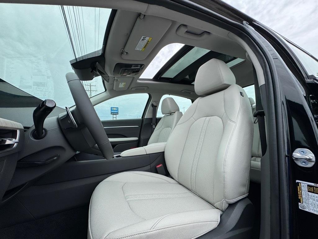 new 2025 Hyundai Sonata Hybrid car, priced at $38,542