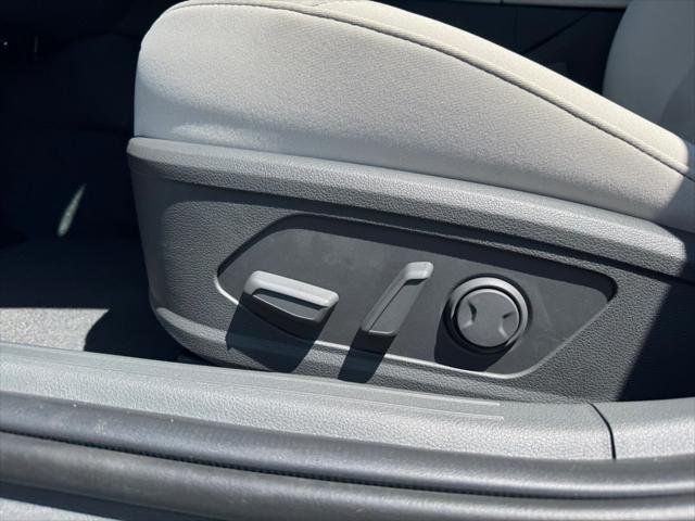 new 2025 Hyundai Sonata Hybrid car, priced at $32,257