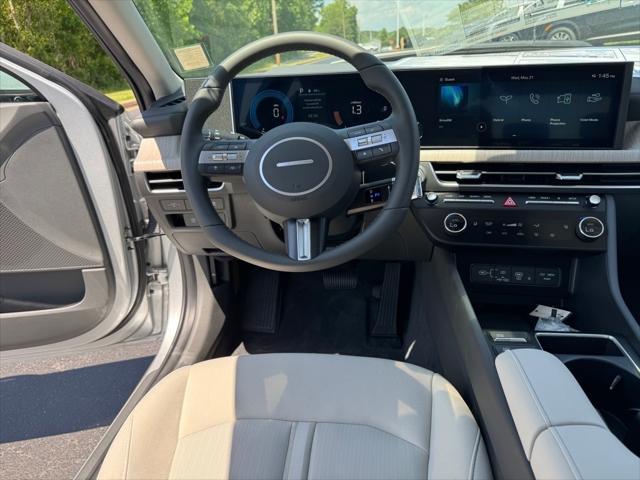 new 2025 Hyundai Sonata Hybrid car, priced at $32,257