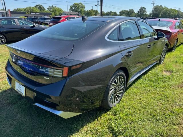 new 2025 Hyundai Sonata Hybrid car, priced at $32,257