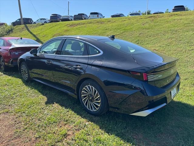 new 2025 Hyundai Sonata Hybrid car, priced at $32,257