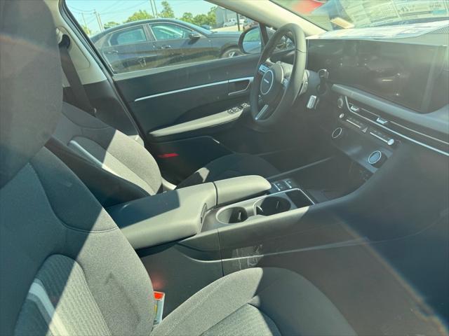 new 2025 Hyundai Sonata Hybrid car, priced at $32,257