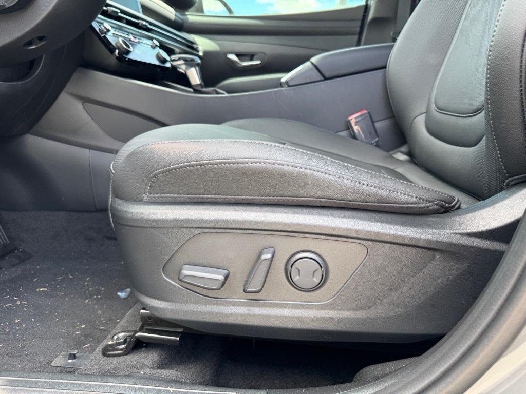 new 2025 Hyundai Tucson car, priced at $32,989