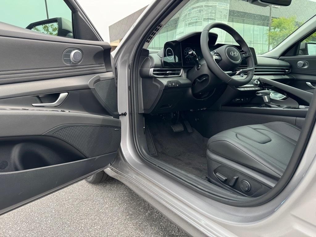 new 2025 Hyundai ELANTRA HEV car, priced at $30,830