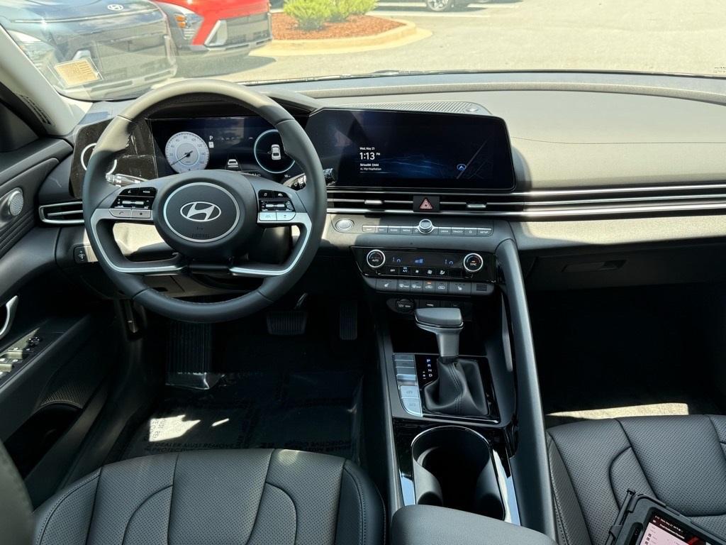 new 2025 Hyundai Elantra car, priced at $27,746