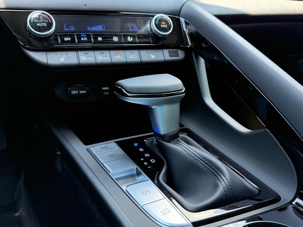 new 2025 Hyundai Elantra car, priced at $27,746