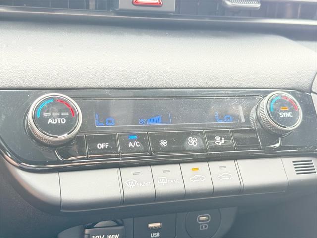 new 2025 Hyundai Elantra car, priced at $24,289