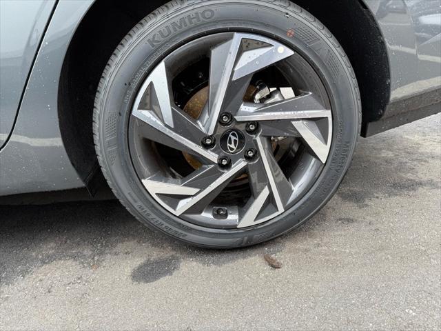 new 2025 Hyundai Elantra car, priced at $24,289