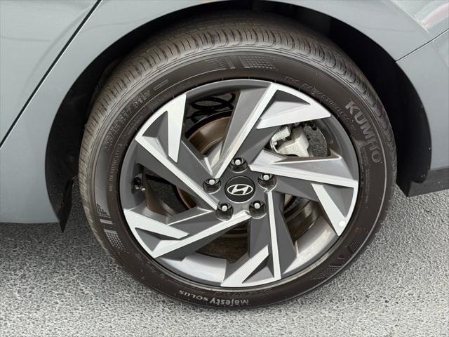 new 2025 Hyundai Elantra car, priced at $24,289