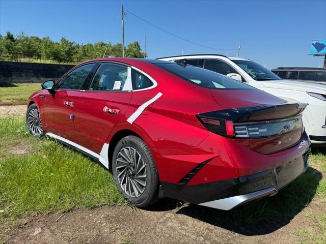 new 2025 Hyundai Sonata Hybrid car, priced at $39,022