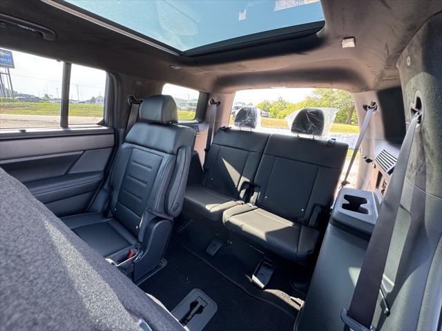 new 2025 Hyundai Santa Fe car, priced at $45,484