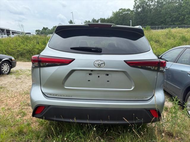 used 2020 Toyota Highlander car, priced at $30,685