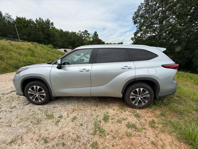 used 2020 Toyota Highlander car, priced at $30,685