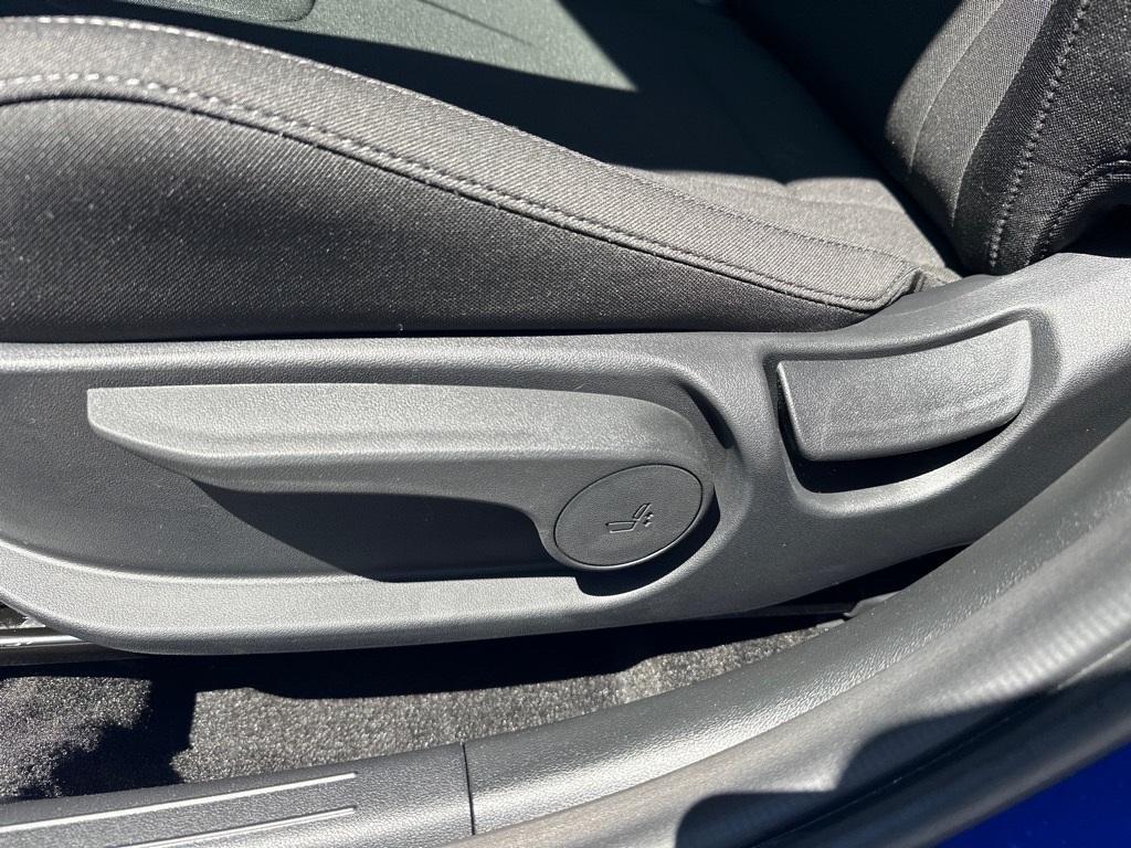 new 2025 Hyundai Elantra car, priced at $24,289