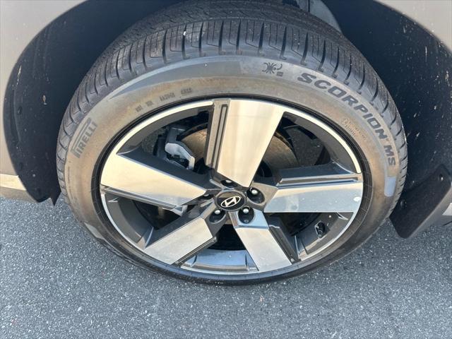 new 2025 Hyundai SANTA FE HEV car, priced at $46,378