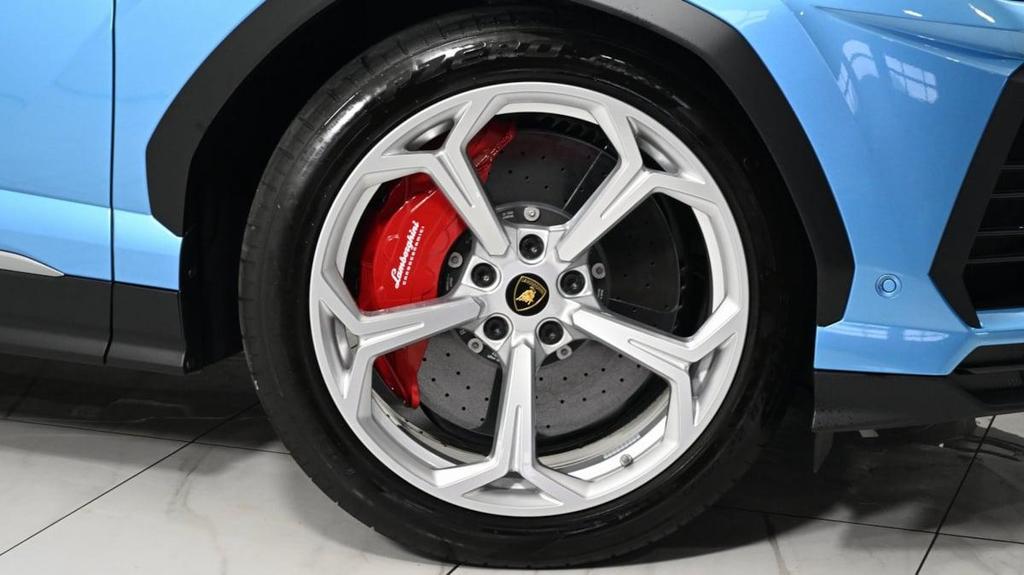 used 2022 Lamborghini Urus car, priced at $228,000