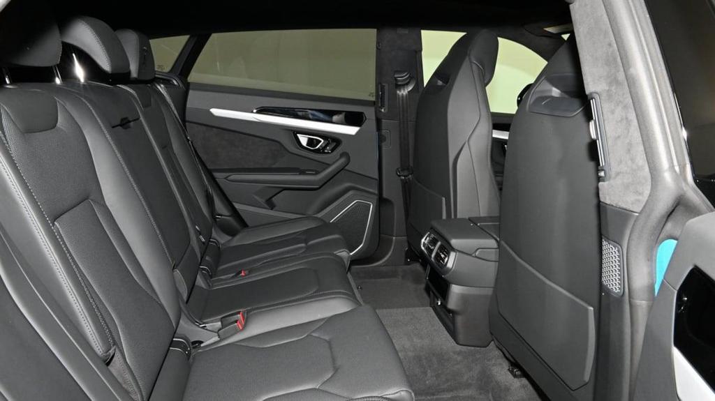 used 2022 Lamborghini Urus car, priced at $228,000