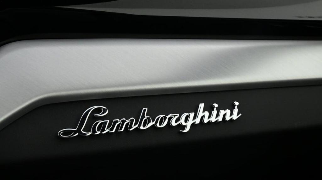 used 2022 Lamborghini Urus car, priced at $228,000