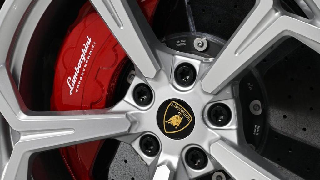 used 2022 Lamborghini Urus car, priced at $228,000