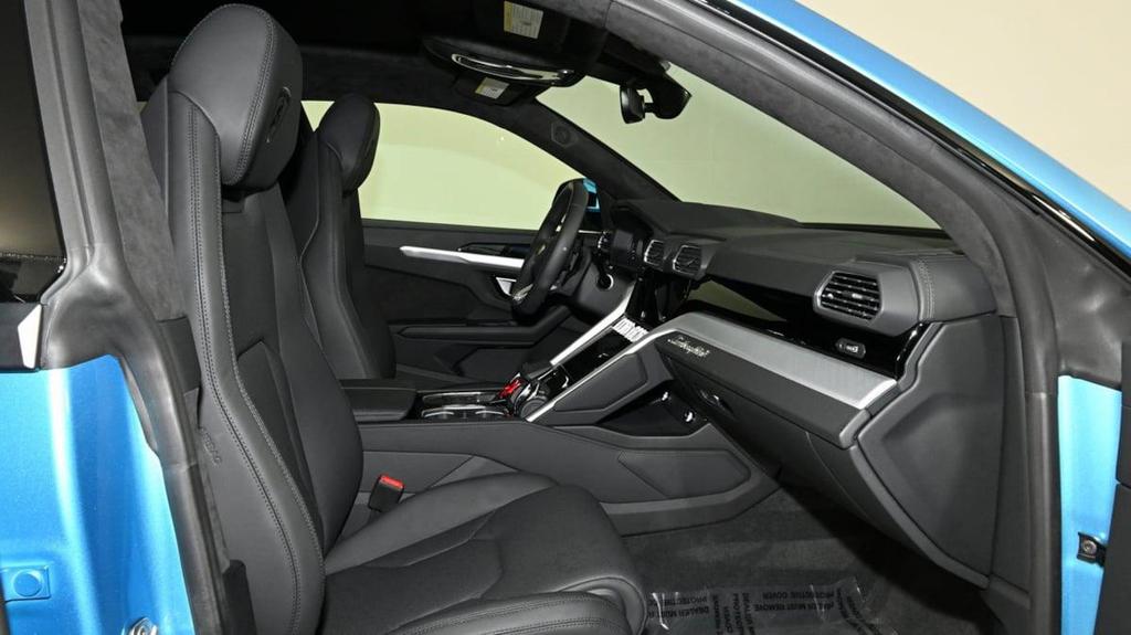 used 2022 Lamborghini Urus car, priced at $228,000