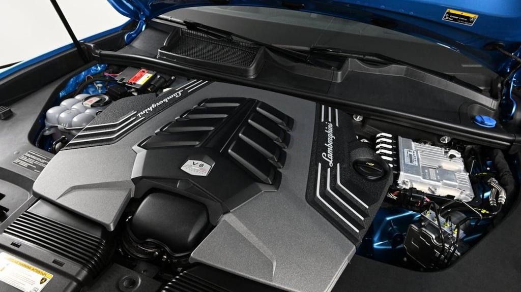 used 2022 Lamborghini Urus car, priced at $228,000