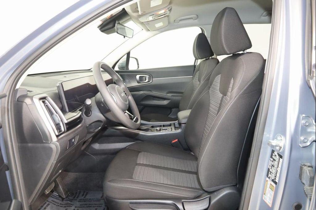 used 2025 Kia Sorento car, priced at $28,600