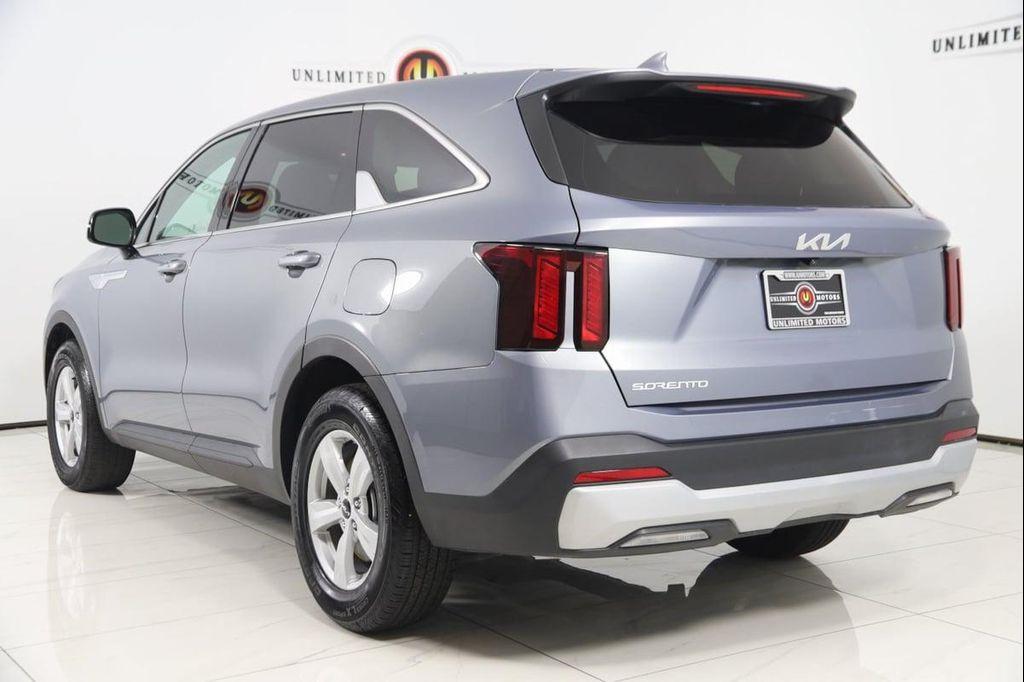 used 2025 Kia Sorento car, priced at $28,600