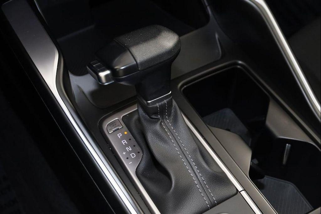 used 2025 Kia Sorento car, priced at $28,600