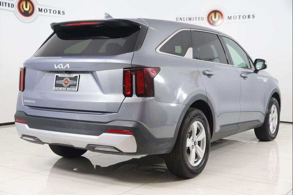 used 2025 Kia Sorento car, priced at $28,600
