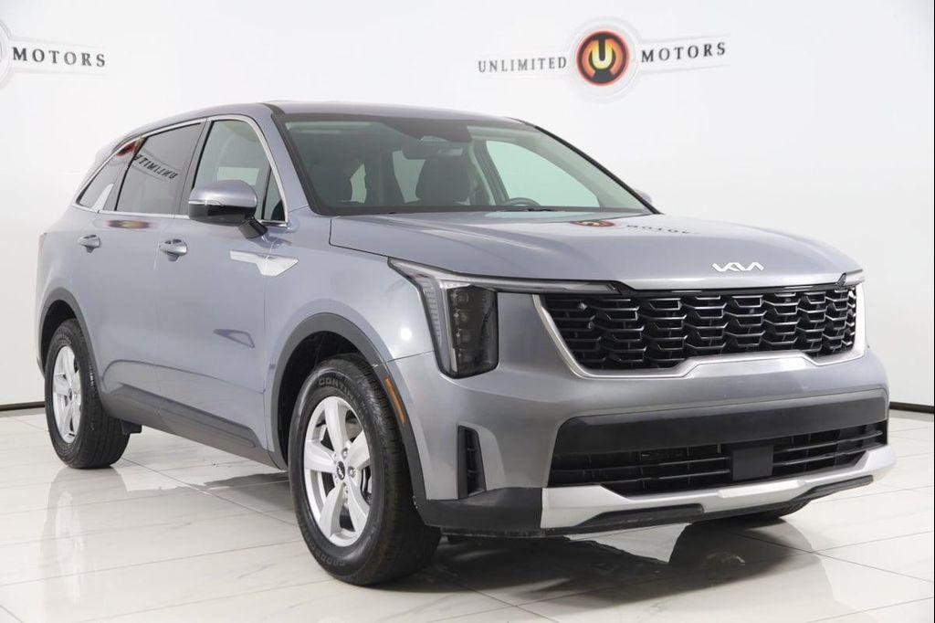 used 2025 Kia Sorento car, priced at $28,600