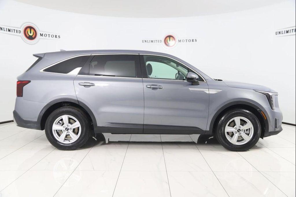 used 2025 Kia Sorento car, priced at $28,600
