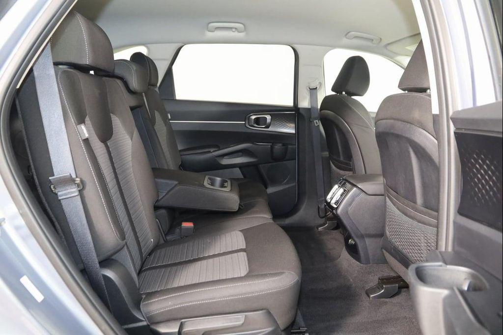 used 2025 Kia Sorento car, priced at $28,600