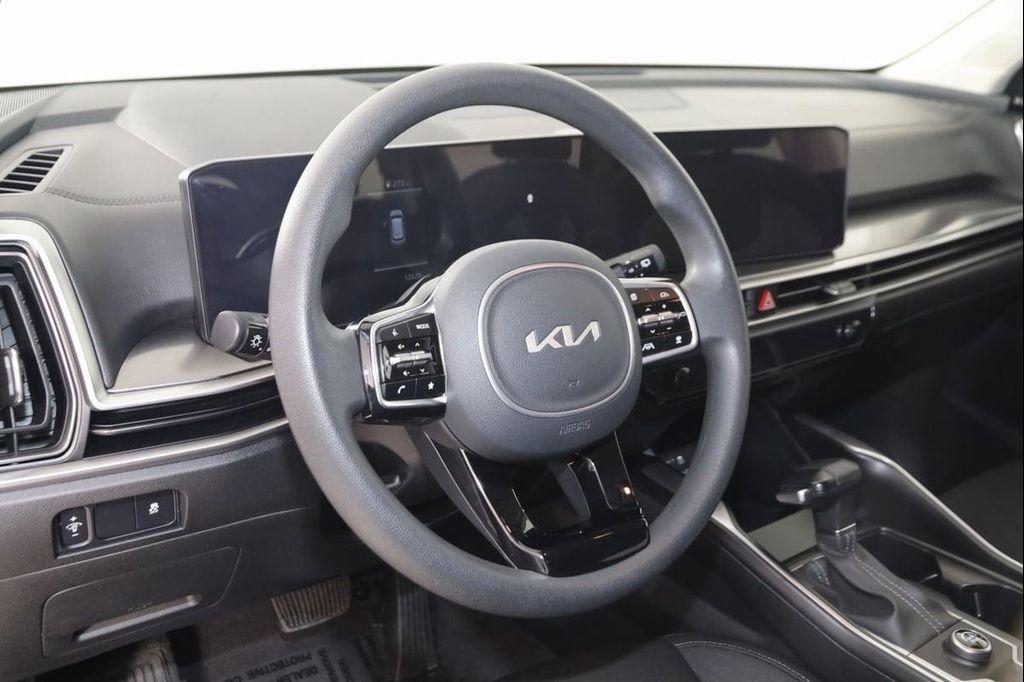 used 2025 Kia Sorento car, priced at $28,600