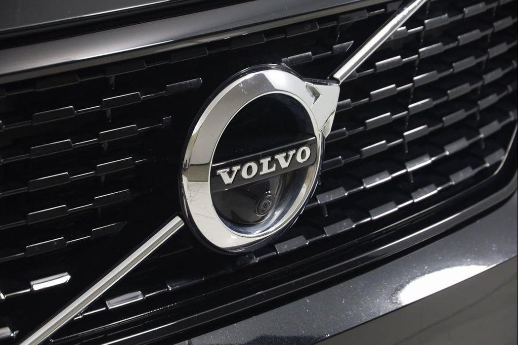 used 2022 Volvo XC40 car, priced at $28,890