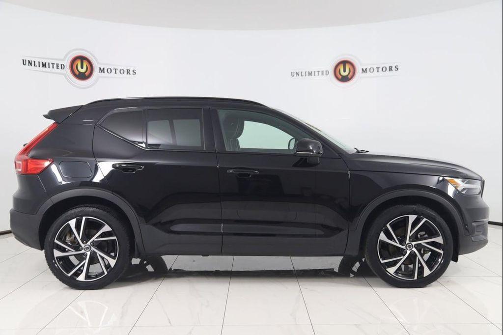 used 2022 Volvo XC40 car, priced at $28,890