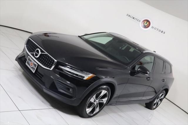 used 2021 Volvo V60 Cross Country car, priced at $31,500