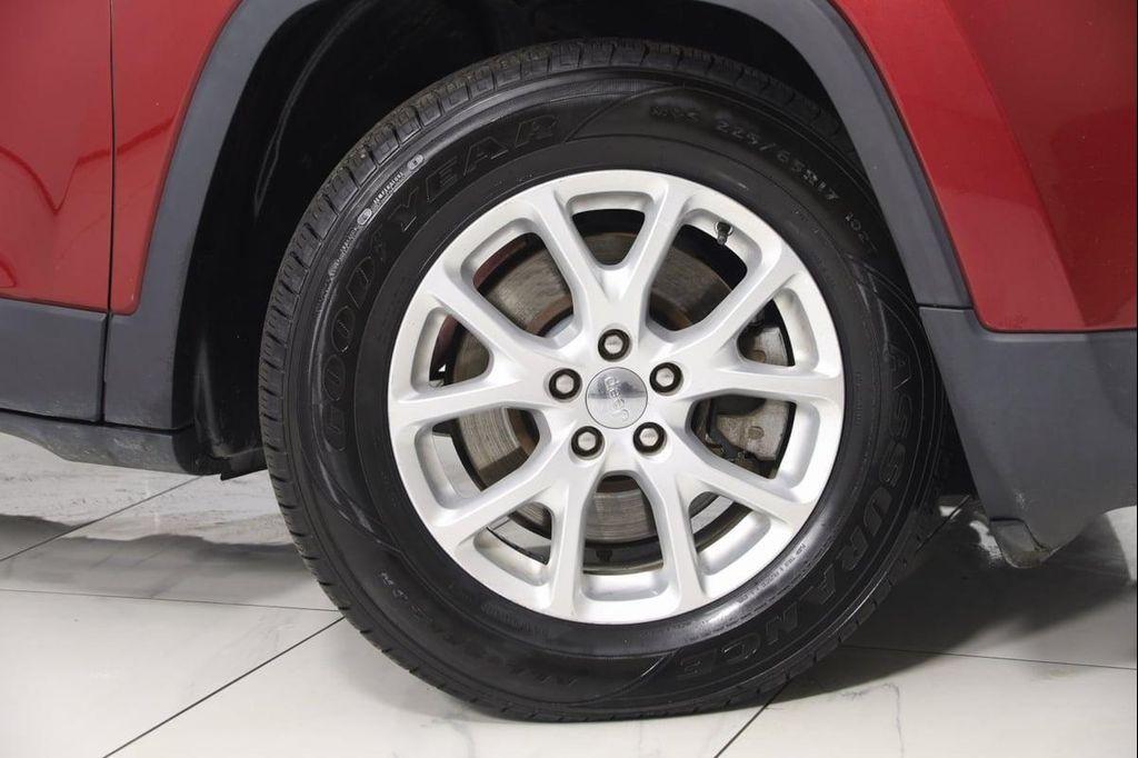 used 2014 Jeep Cherokee car, priced at $9,990