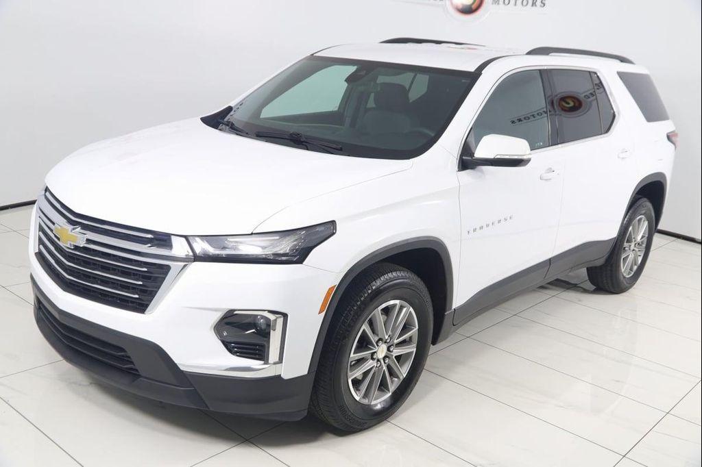 used 2023 Chevrolet Traverse car, priced at $29,990