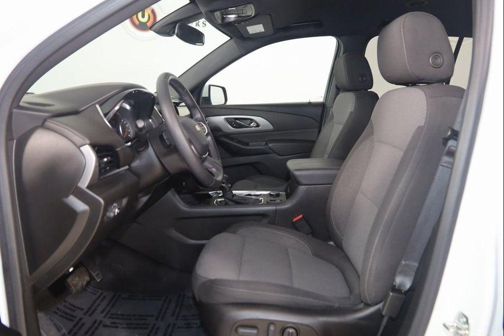 used 2023 Chevrolet Traverse car, priced at $29,990