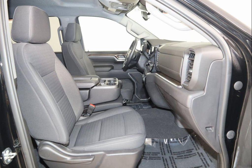 used 2022 Chevrolet Silverado 1500 car, priced at $35,990