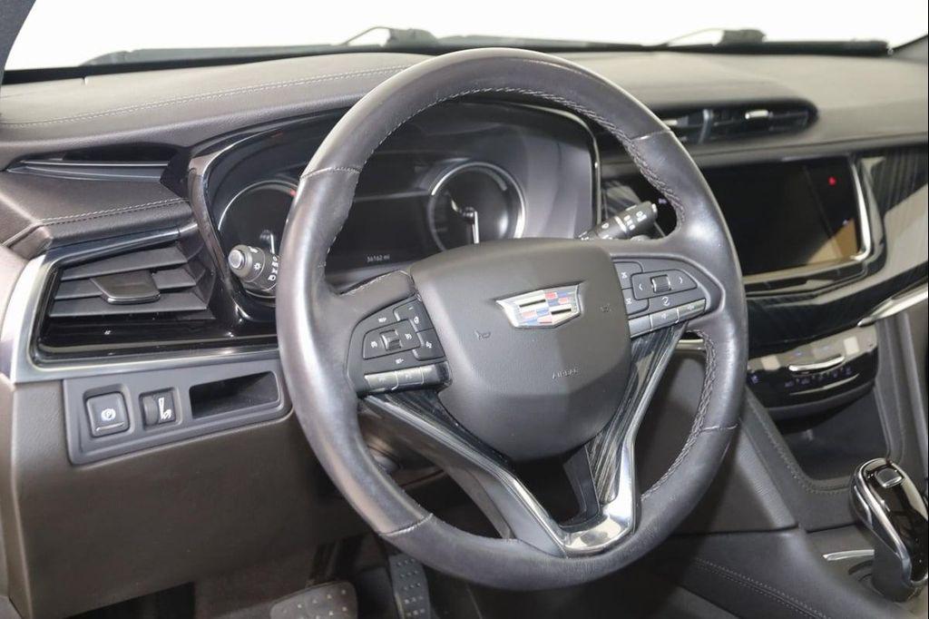 used 2023 Cadillac XT6 car, priced at $38,990