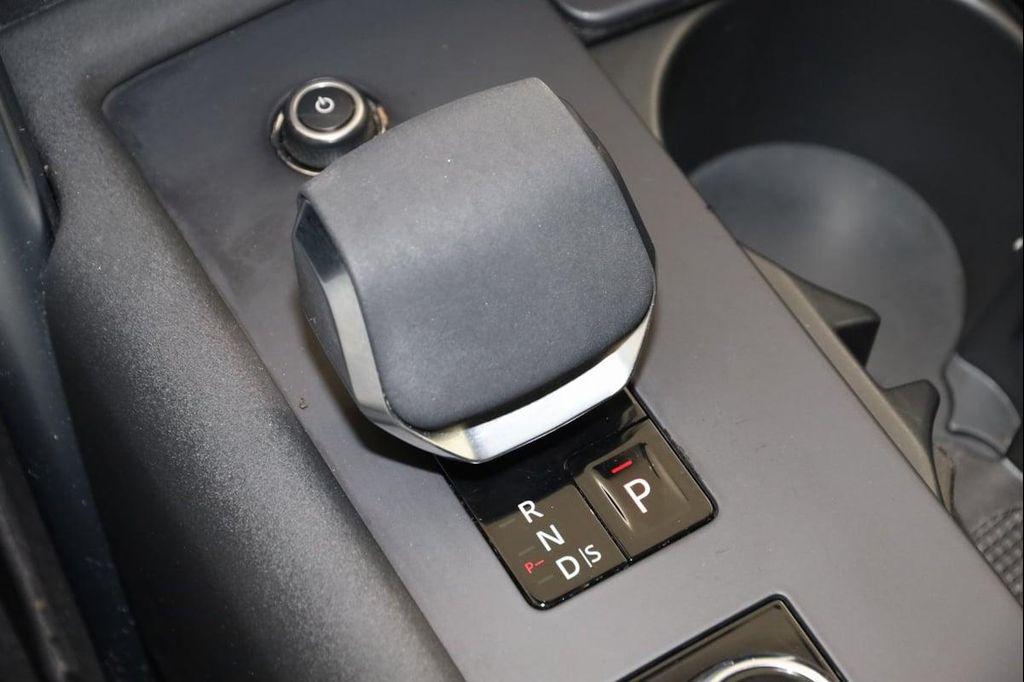 used 2023 Land Rover Discovery car, priced at $33,500