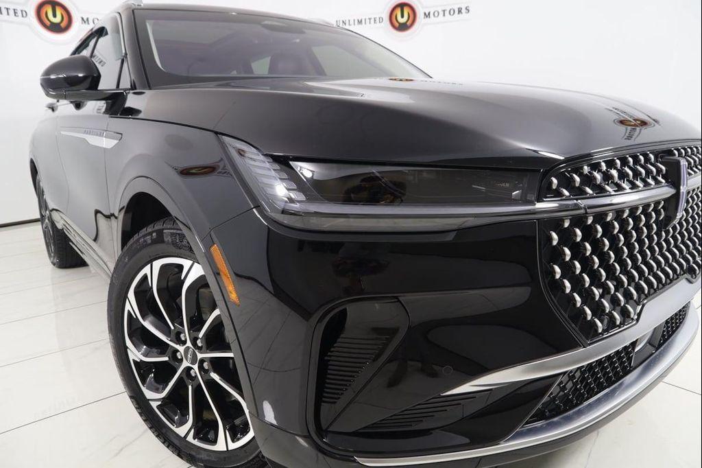 used 2025 Lincoln Nautilus car, priced at $57,990