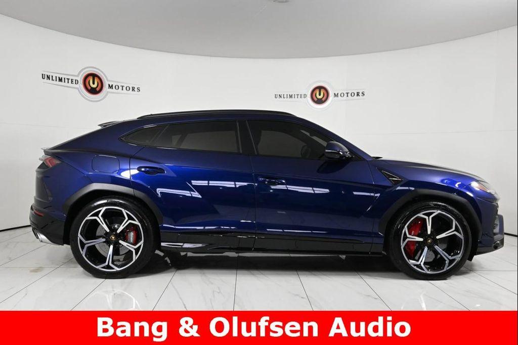 used 2021 Lamborghini Urus car, priced at $210,000