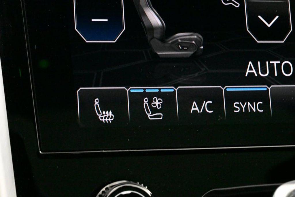 used 2021 Lamborghini Urus car, priced at $210,000