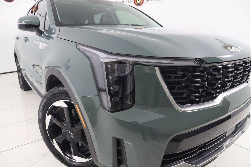 used 2025 Kia Sorento Hybrid car, priced at $35,990